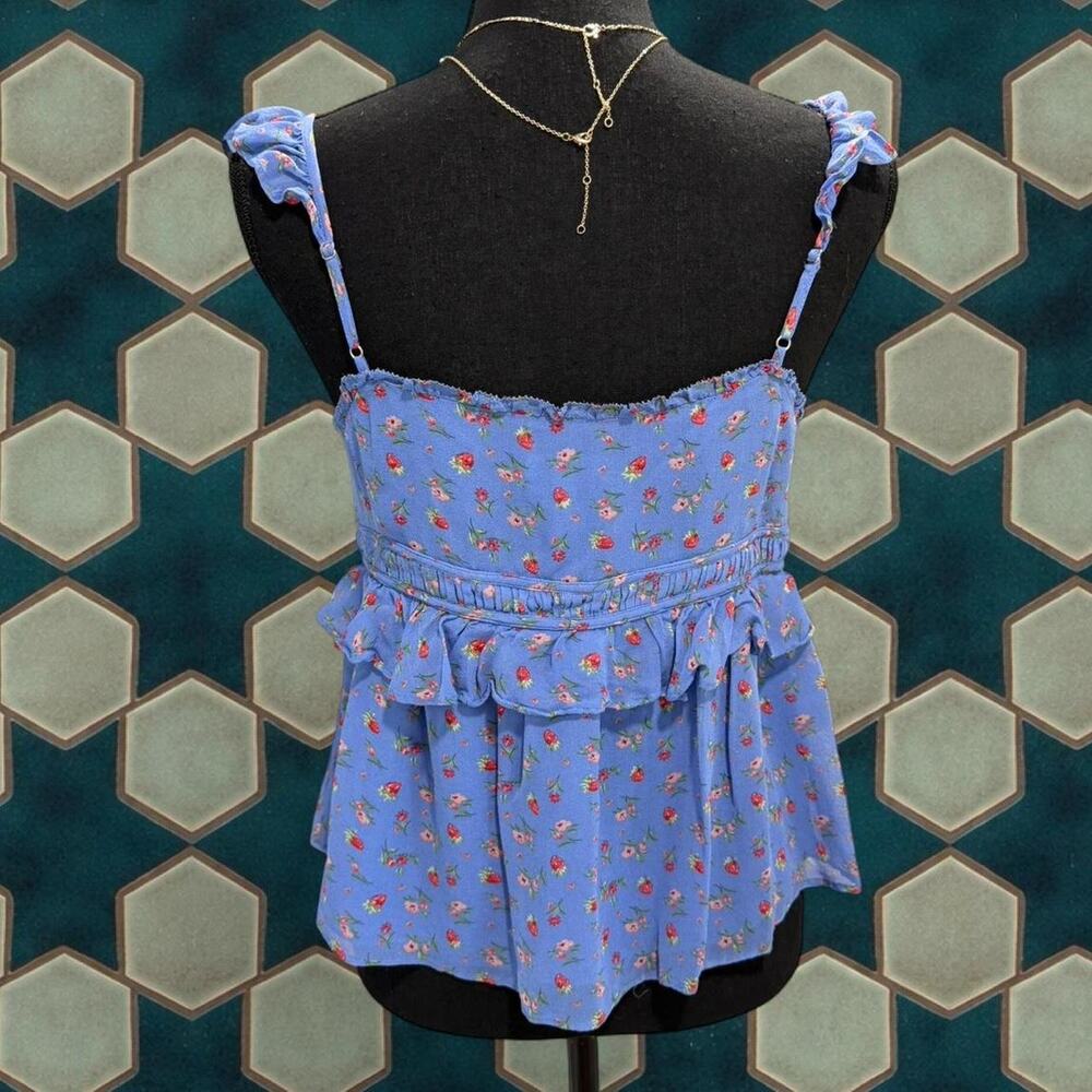 Floral strawberry joie crop top - Picture 3 of 4